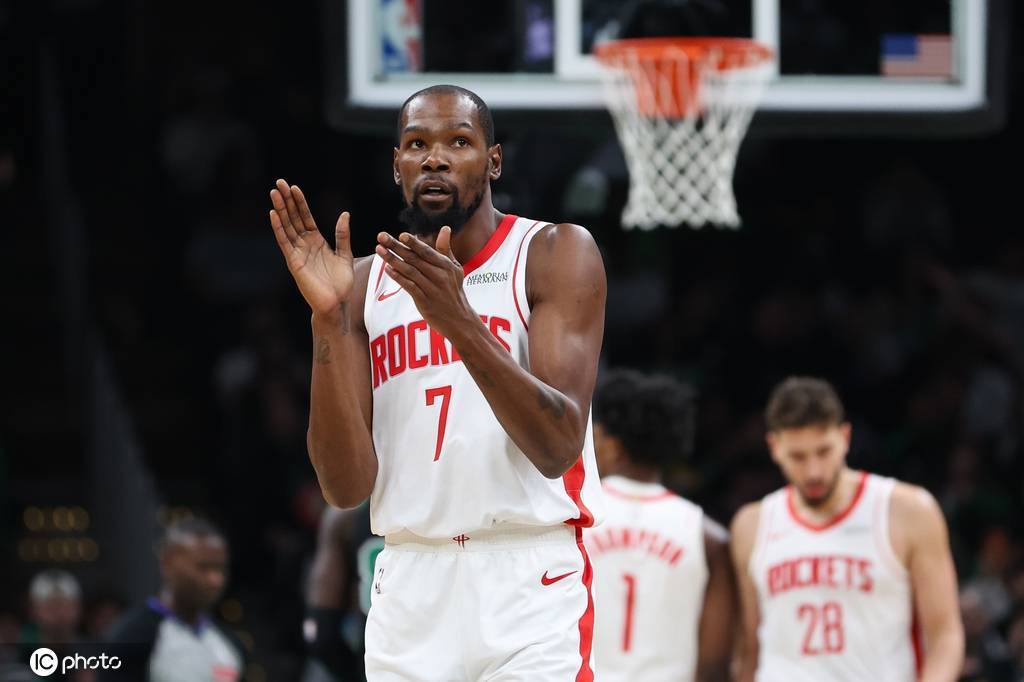 杜兰特再碰绿军噩梦退散 三节打卡找回久违松弛感